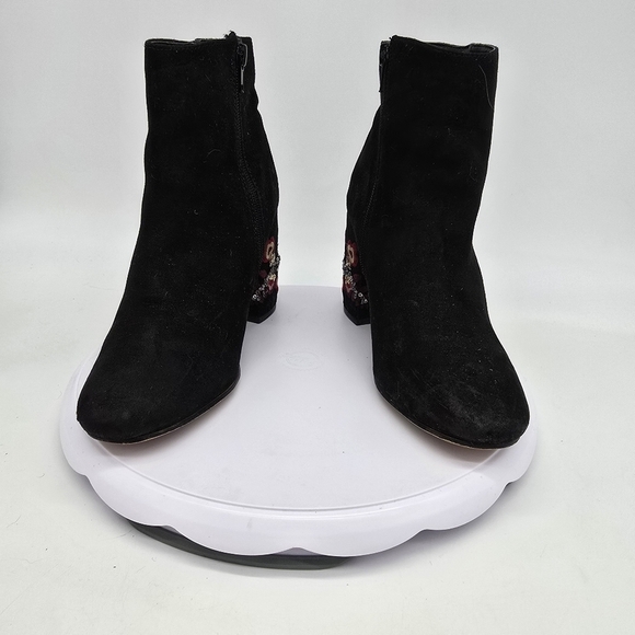 Express Shoes Women's 7 Black Ankle Bootie Embroidered Beaded Heel BAB4627E - Picture 2 of 9